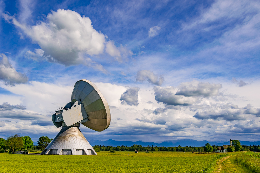 Erdfunkstelle Raisting Foto & Bild | world, wolken, himmel Bilder ...