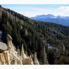 * Erdpyramiden mit Dolomitenblick *