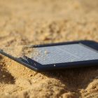 eReader im Sand