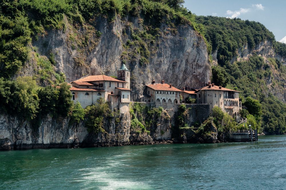 Eremo di Santa Caterina del Sasso Foto Immagini architetture, architetture sacre, 2018 Foto