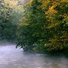 Erft im Frühdunst herbstlich bemäntelt