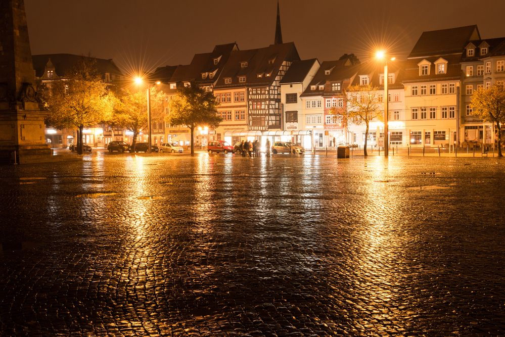 Erfurt an einem regnerischen Freitag Abend