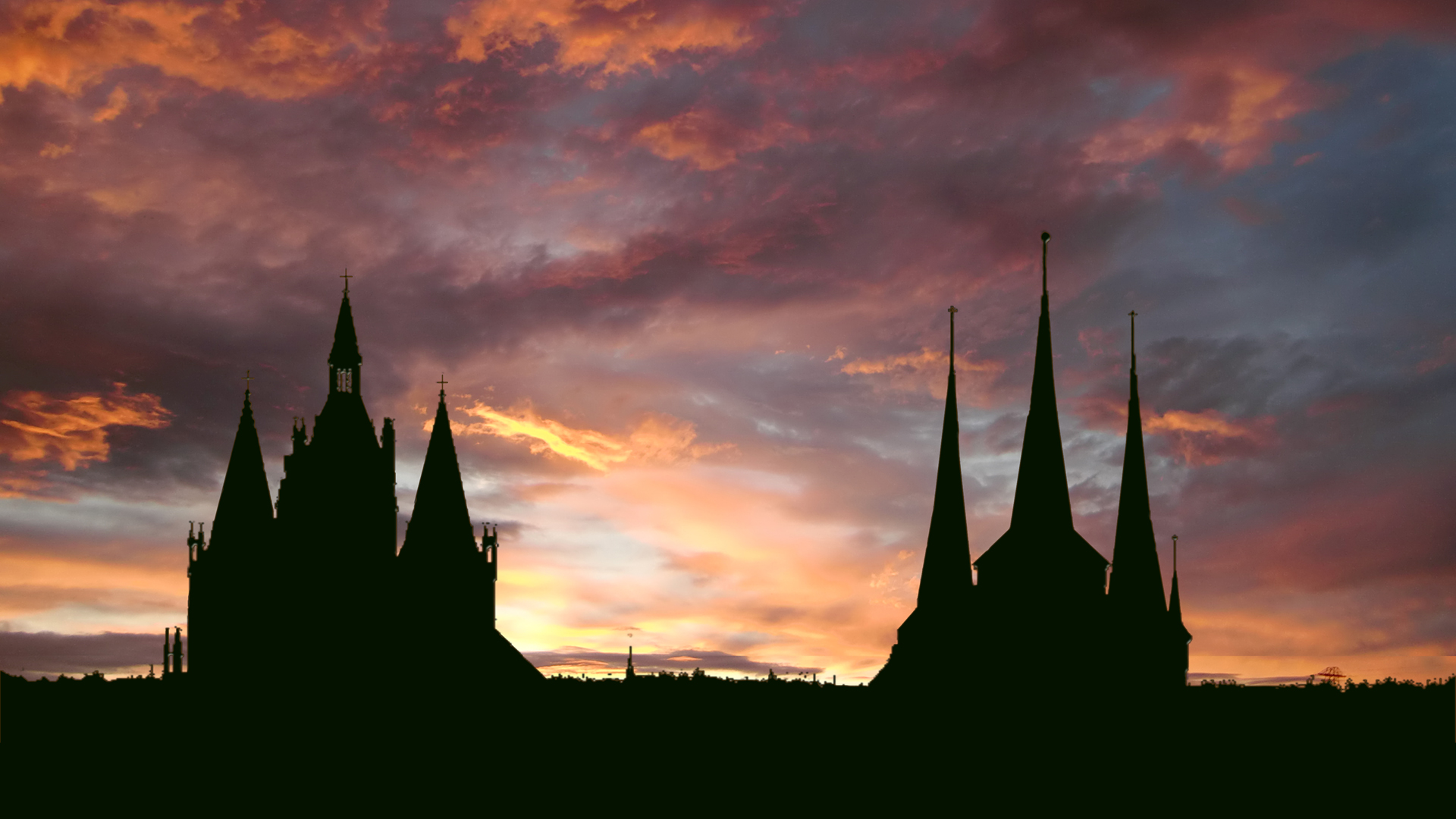 Erfurt, Dom und Severi im glühenden Abendhimmel