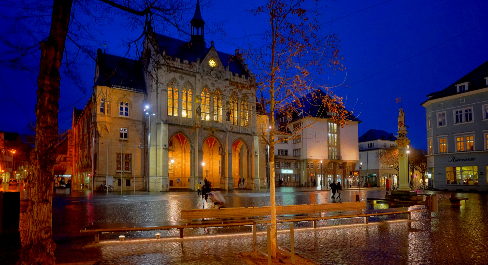 Erfurt, Rathaus, nachts (Erfurt, ayuntamiento, por la noche)