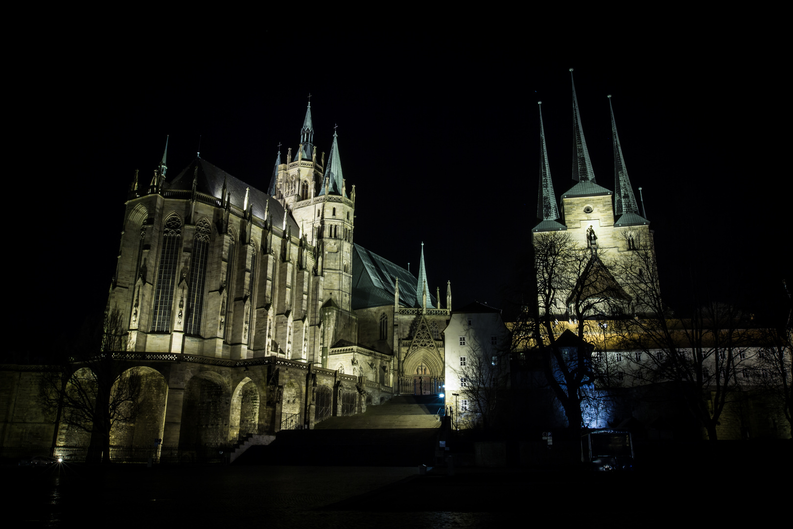 Erfurter Dom bei Nacht