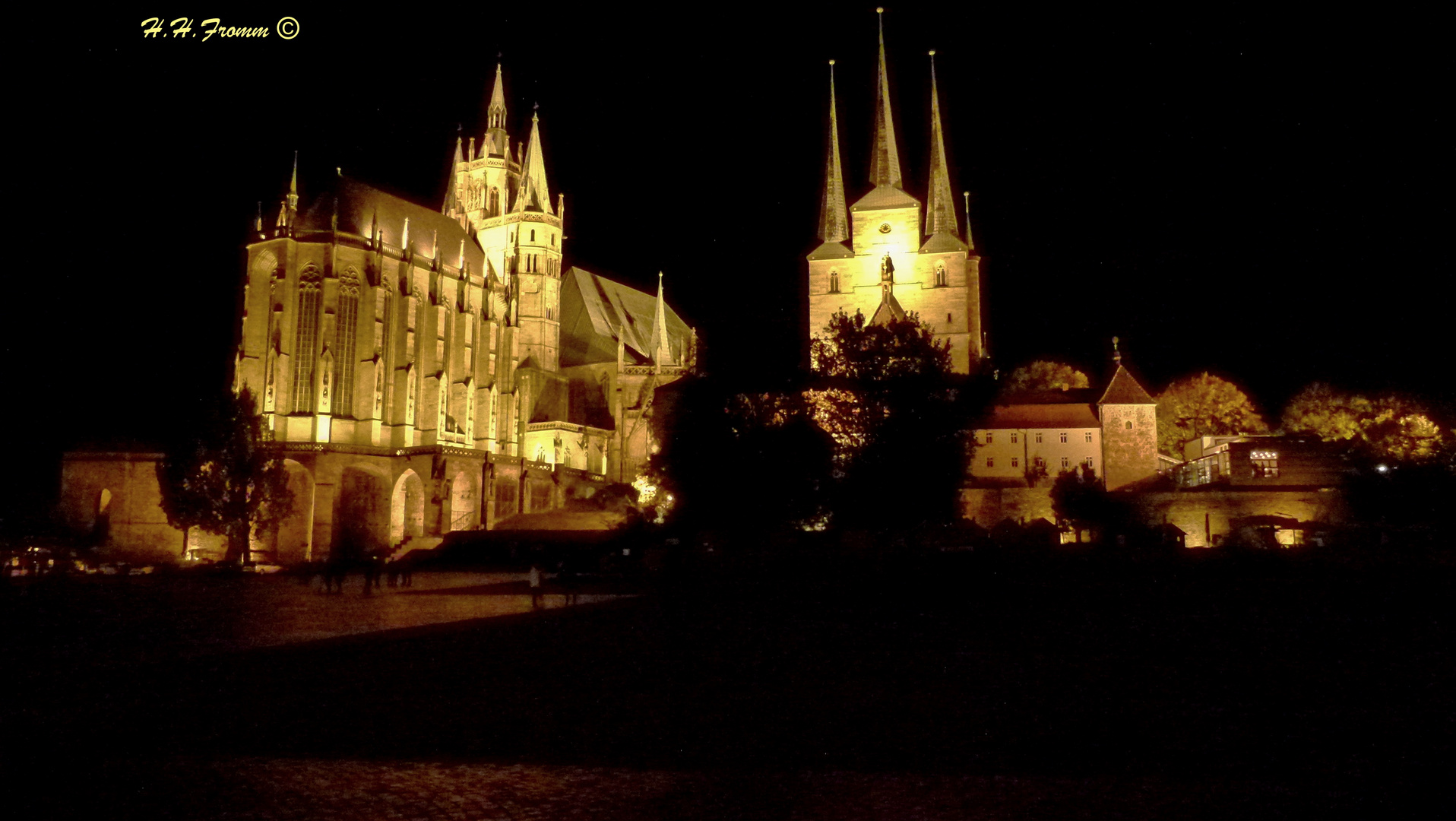 Erfurter Dom und Severikirche - Nachtaufnahme im Oktober 2014