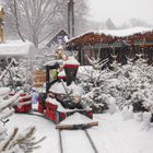 Erfurter Kinder Weihnachtsbahn im Schnee.