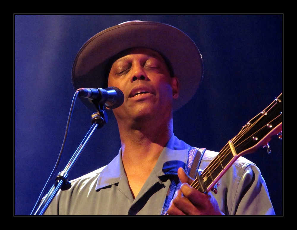 Eric Bibb