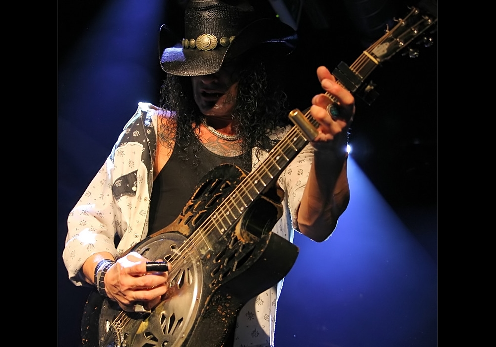 ERIC SARDINAS AND BIG MOTOR