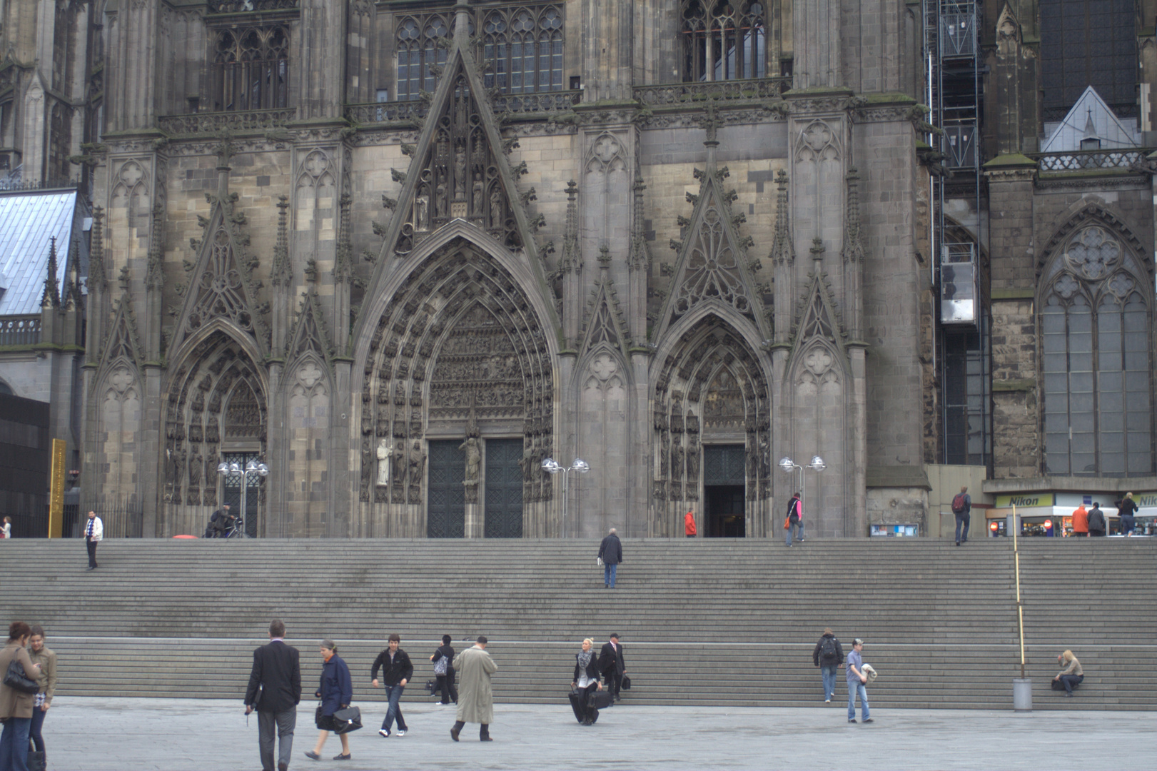 Erinnern in Köln - Treppe zum Dom