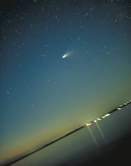 Erinnerung an Komet Hale-Bopp 1997 etwas "schräg"