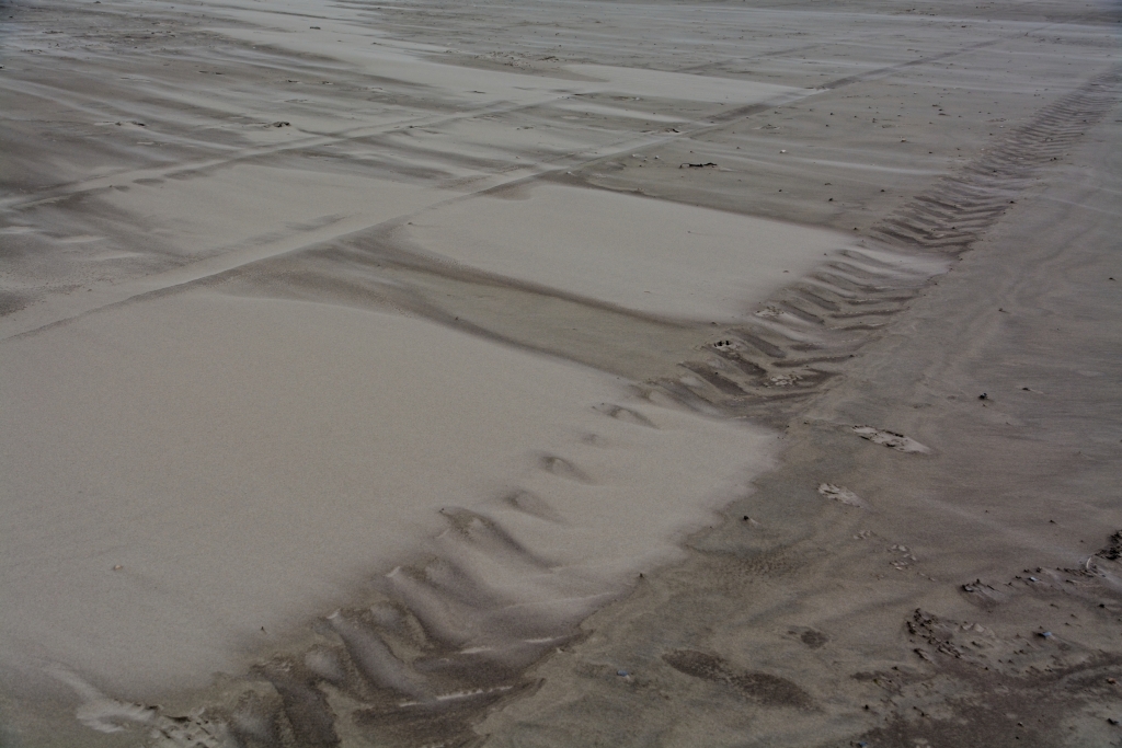 Erinnerung ist nur eine Reifenspur im Sand !