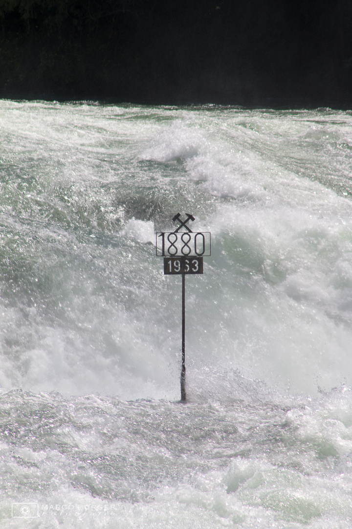 Erinnerungsschild am Rheinfall