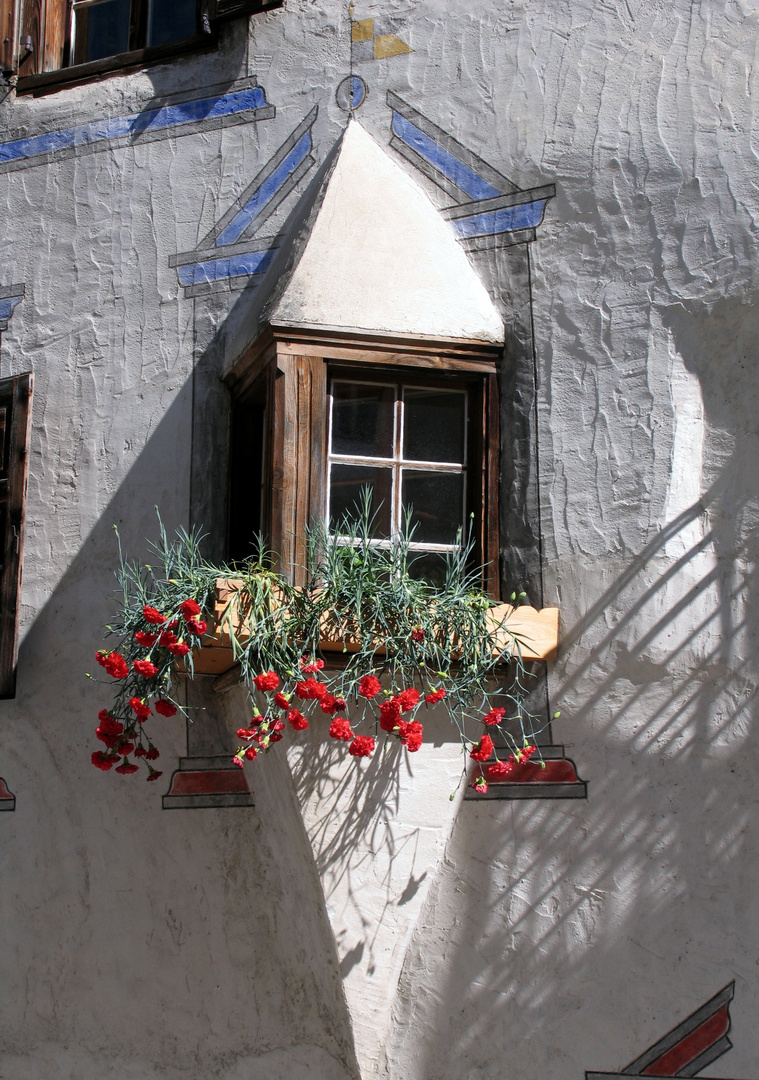 Erker im Engadiner Haus in Bergün