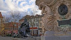 Erlangen, der Brunnen auf dem Schloßplatz (Erlangen, el fuente de la plaza del palacio)