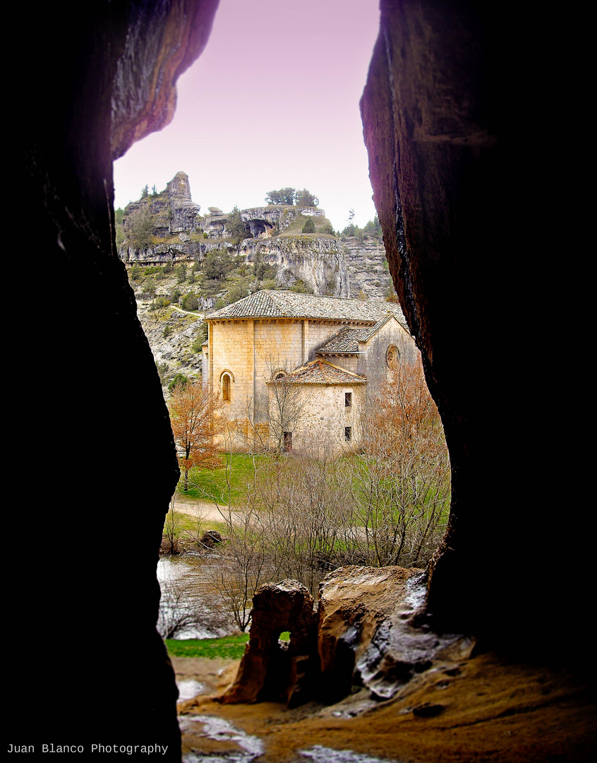 Ermita de San Bartolomé en el Cañón del Río Lobos. Soria