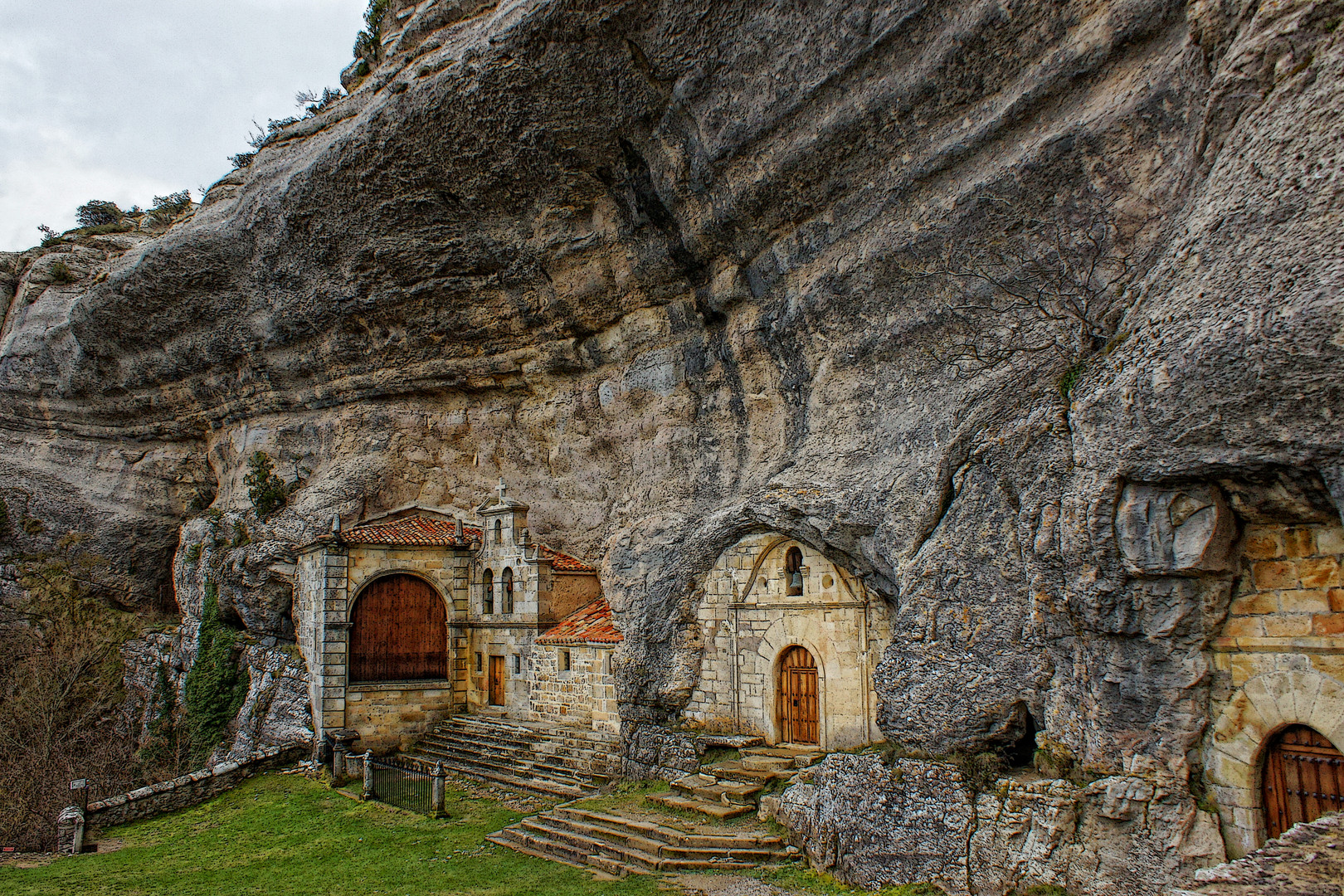 ERMITA DE SAN BERNABÉ (OJO GUAREÑA-BURGOS). Dedicada a NURIA ZORTEM.