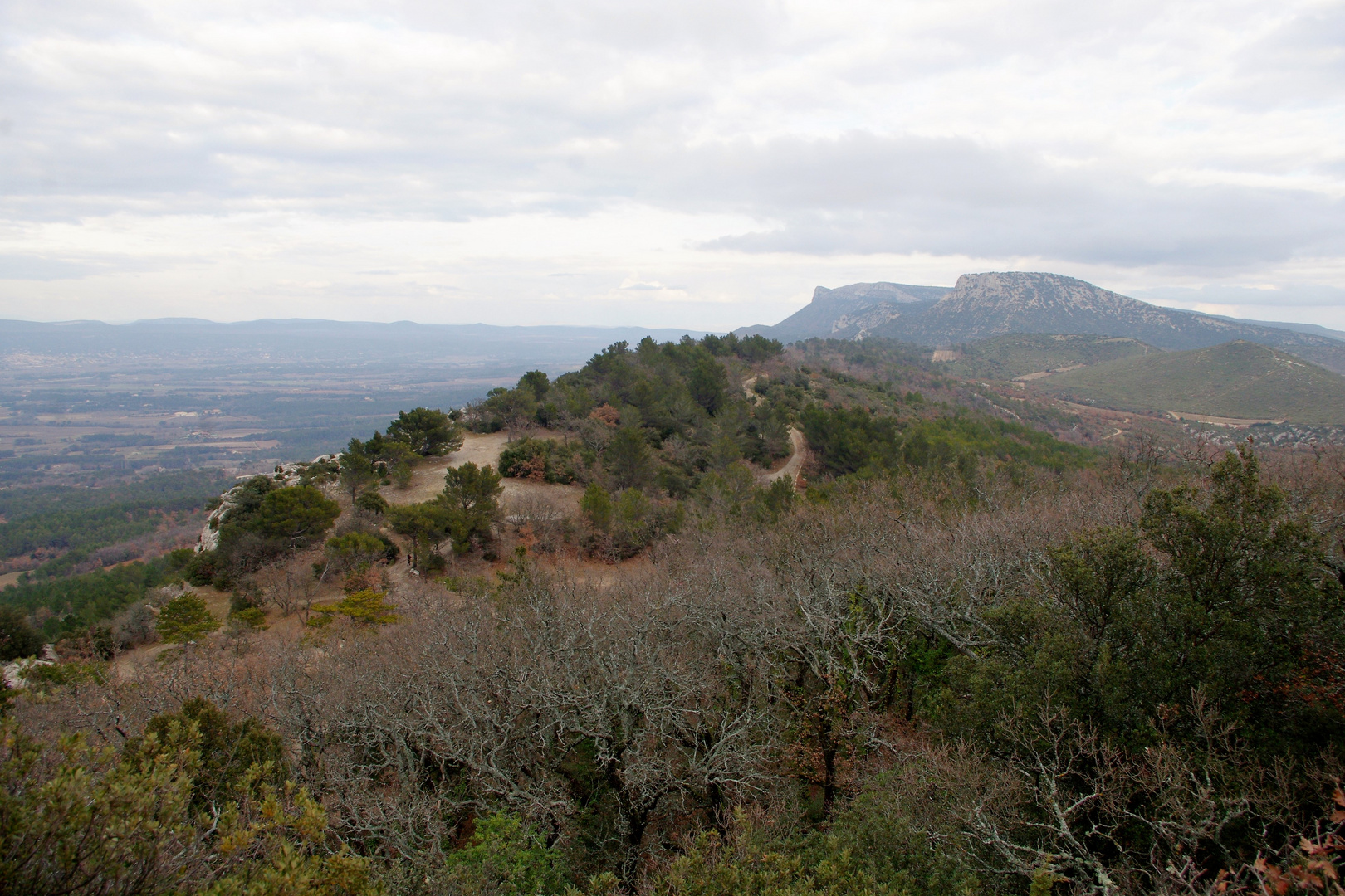 Ermitage de St Jean du Puy ... Mont Aurélien et Mont Olympe