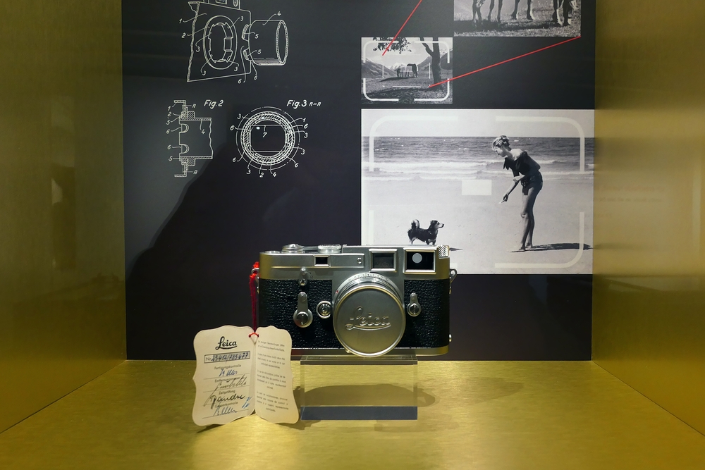 Ernst-Leitz-Museum: Leica Seriennummer 23412/783677