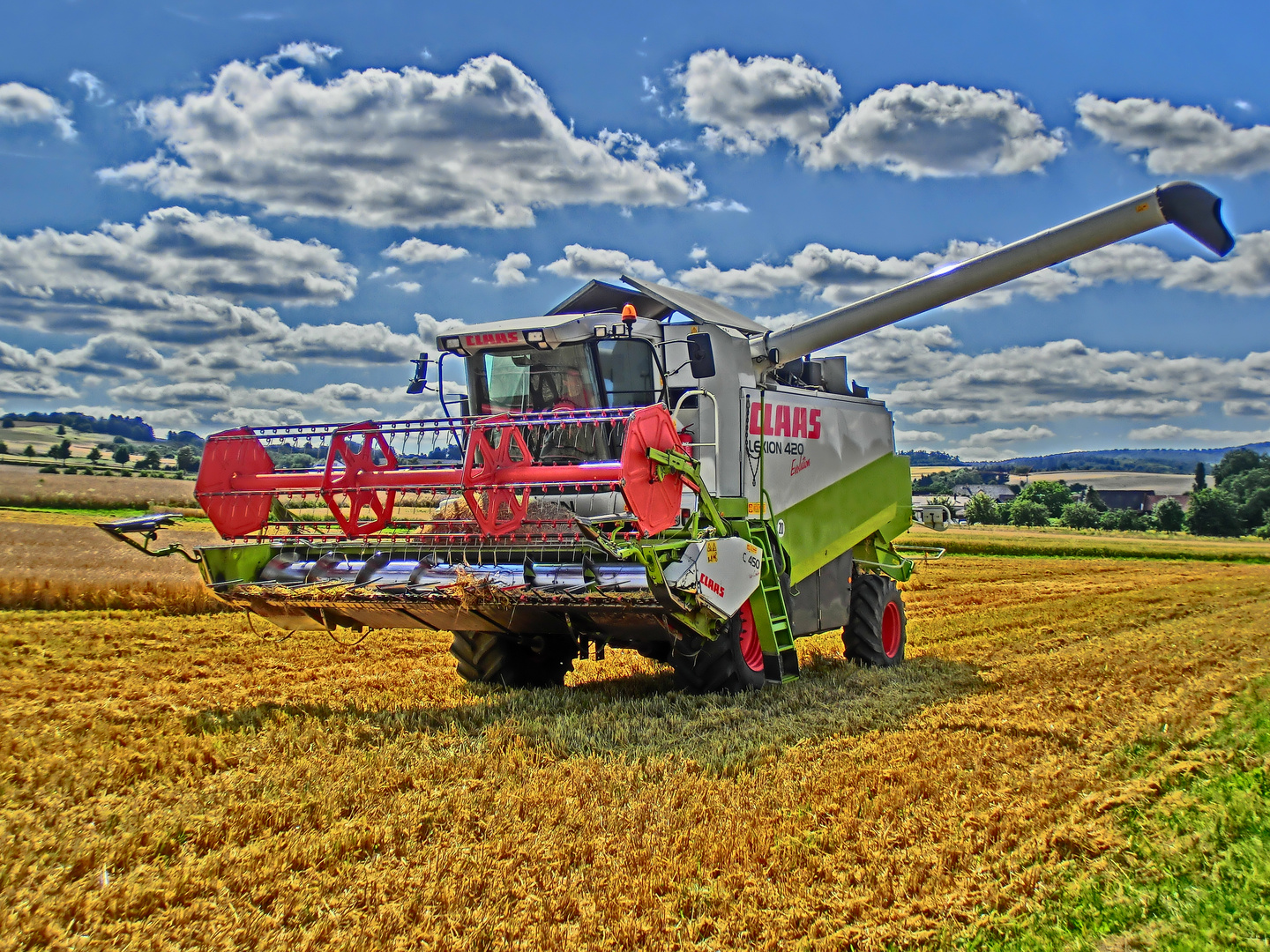 Erntemaschine (HDR-Aufnahme)