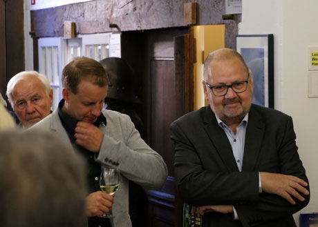 Eröffnung 6.Tecklenburger Fotoherbst Stefan Streit links mit dem stellvertr.Landrat Hembrock rechts