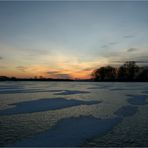 Erst ein malerischer Sonnenuntergang auf dem Eis..