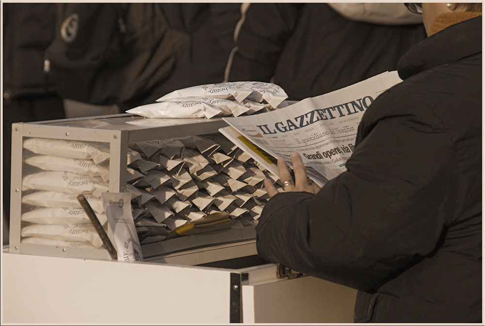 "Erst mal die Zeitung lesen - die Japaner laufen mir nicht weg!"