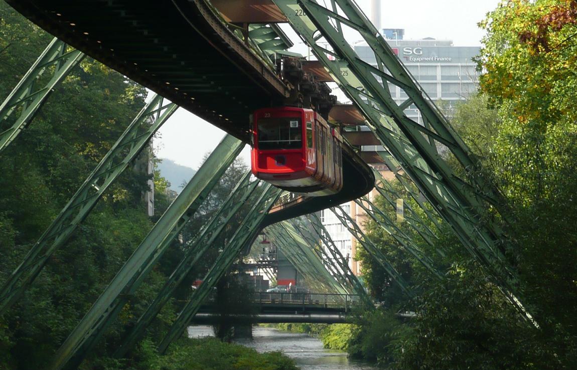 Erstaunliche Schwebebahn