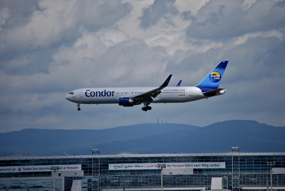 Erste B 767 der Condor mit Winglets