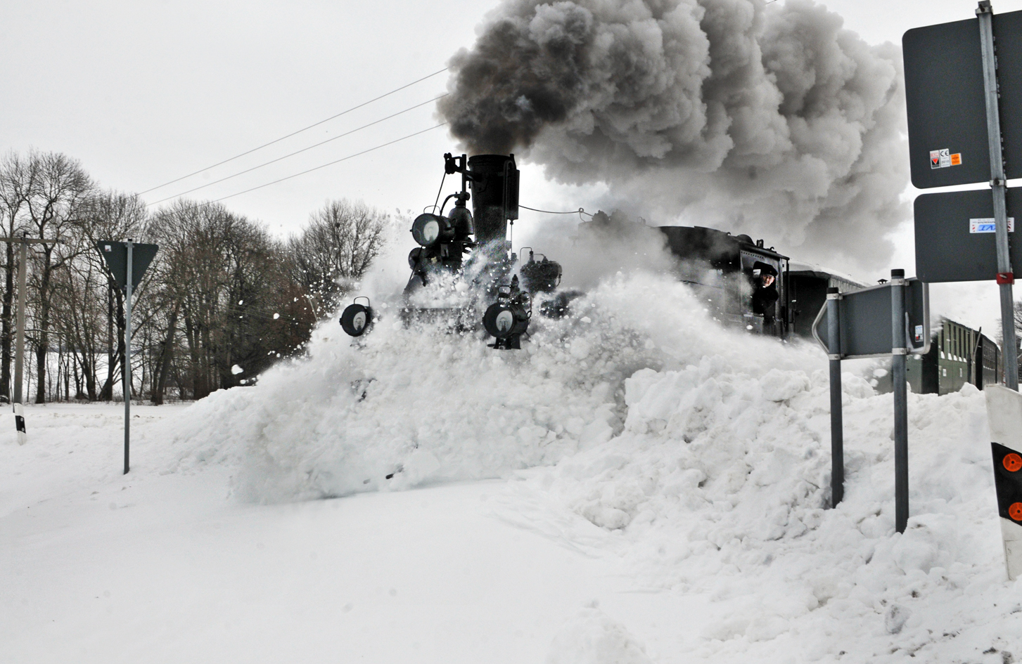 Erste Fahrt durch den Schnee.