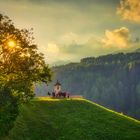 erste Rast am Wandertag an dem Pestbildstock im Villnösstal