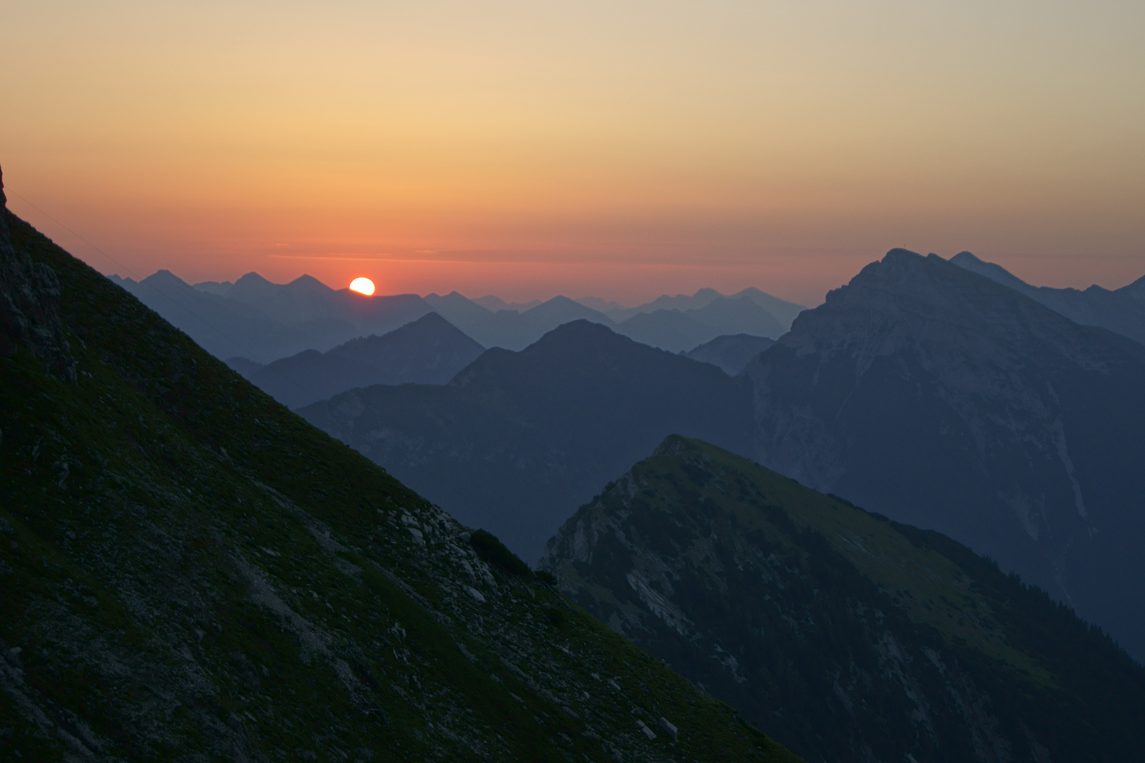 Erste Sonne beim Aufstieg zum Thaneller