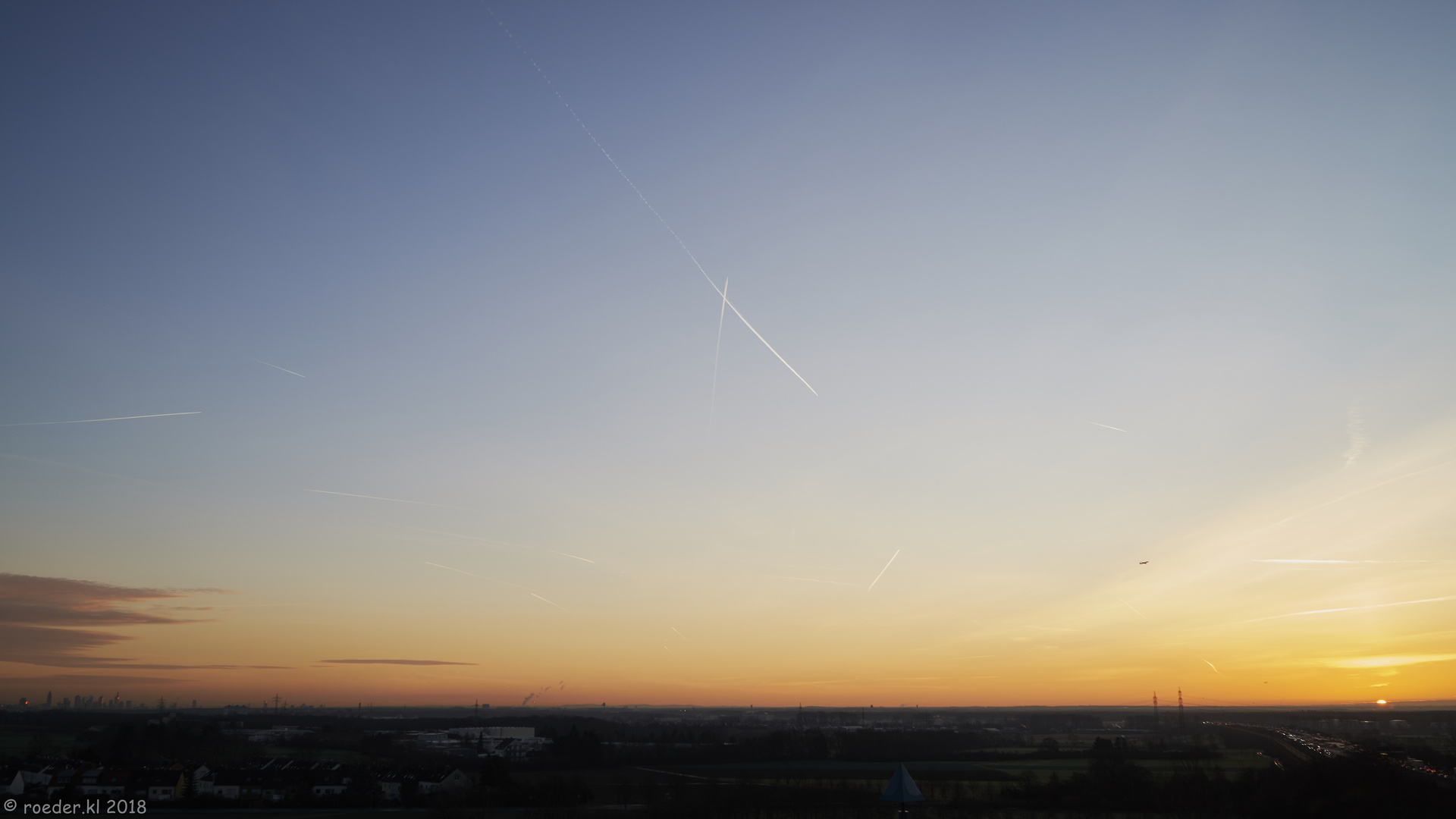 Erste Sonnenstrahlen über Rhein-Main