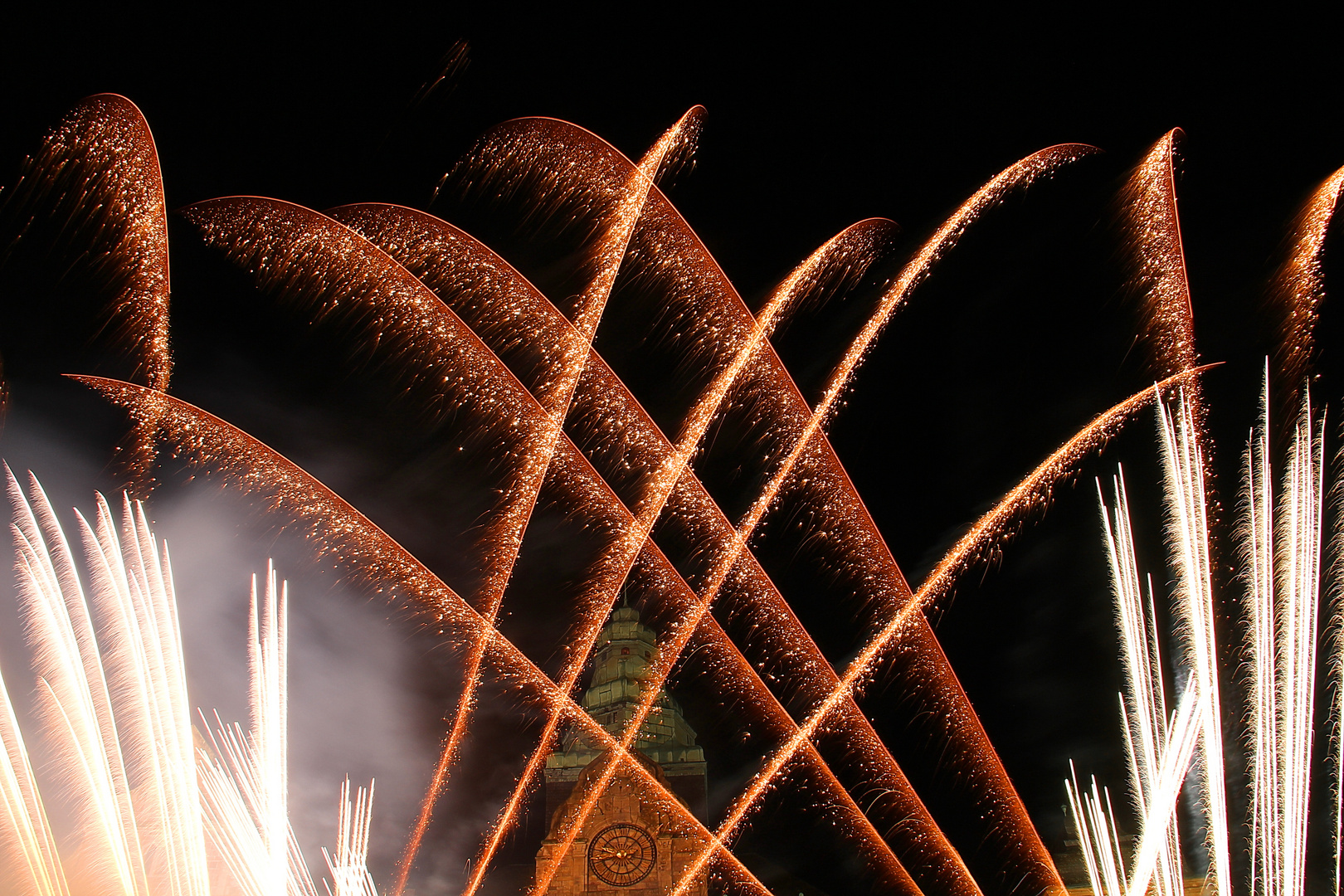 Erste Versuche beim Feuerwerk