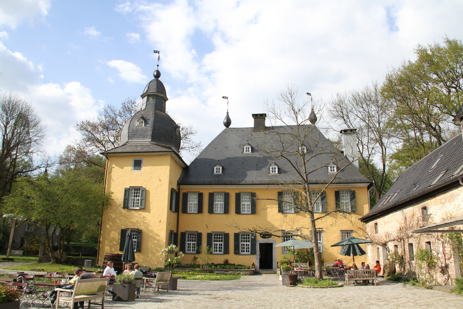 Erste warme Tage auf Schloss Lüntenbeck