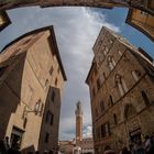 Erster Blick auf den Palazzo Pubblico in Siena