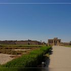 Erster Blick auf den Ptolemäischen Tempel von Dendera