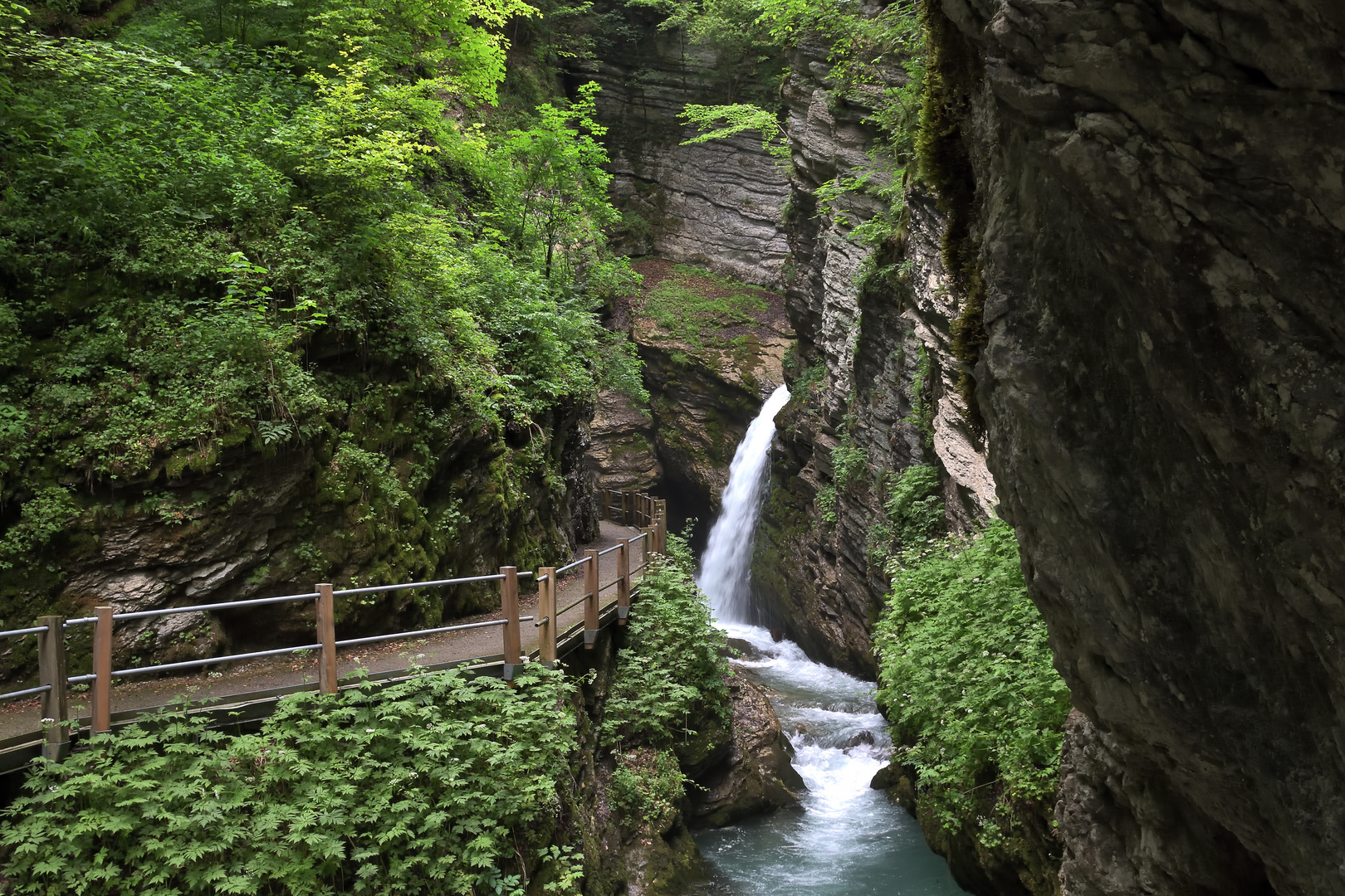 erster Blick auf die Thurwasserfälle