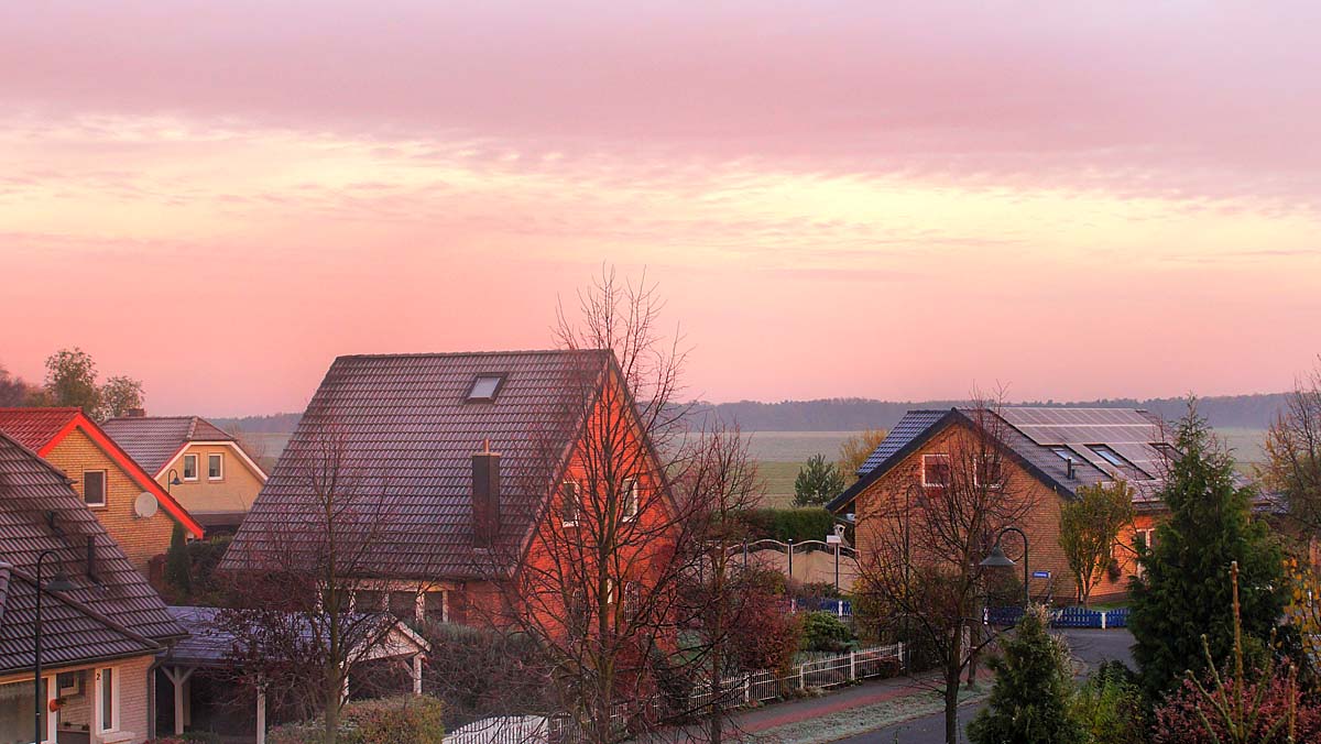 Erster Frost bei Sonnenaufgang