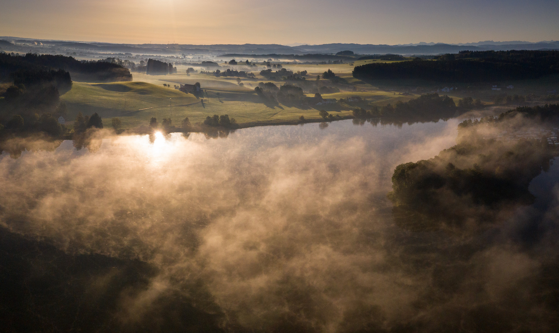 erster Herbstnebel über dem Allgäu