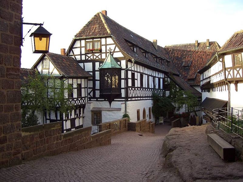 Erster Innenhof der Wartburg mit Nürnberger Erker