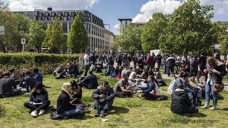 ERSTER MAI UND VIELE KAMEN