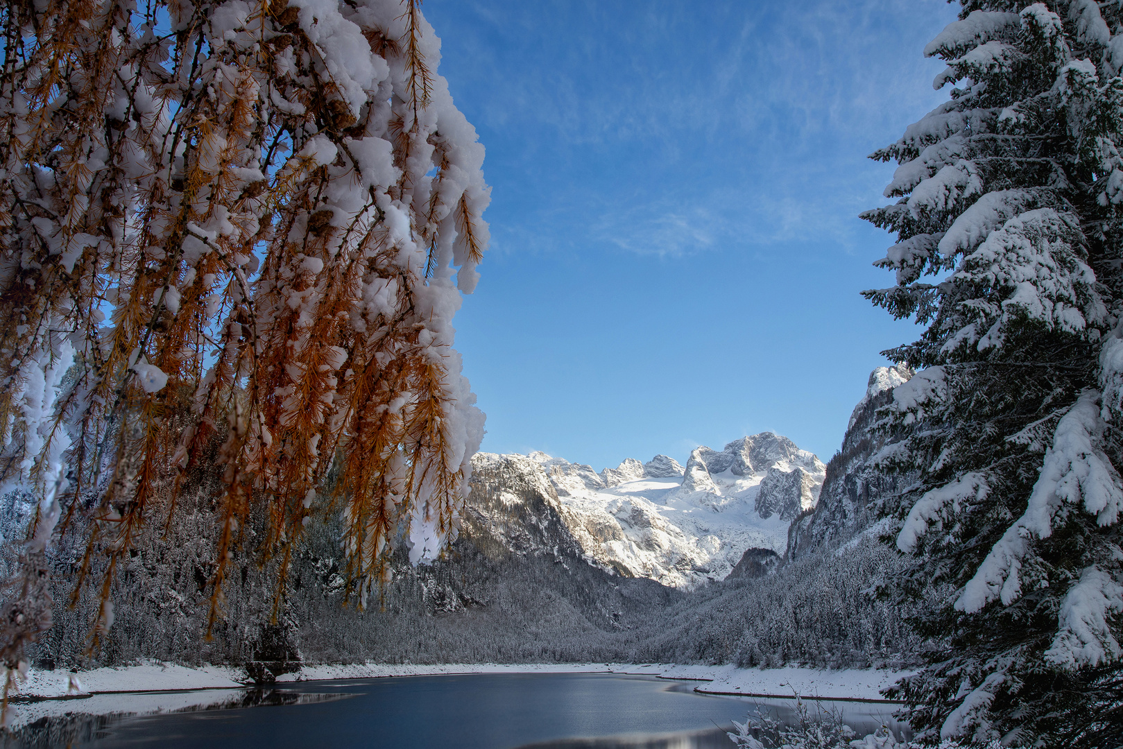 Erster Schnee am Gosausee