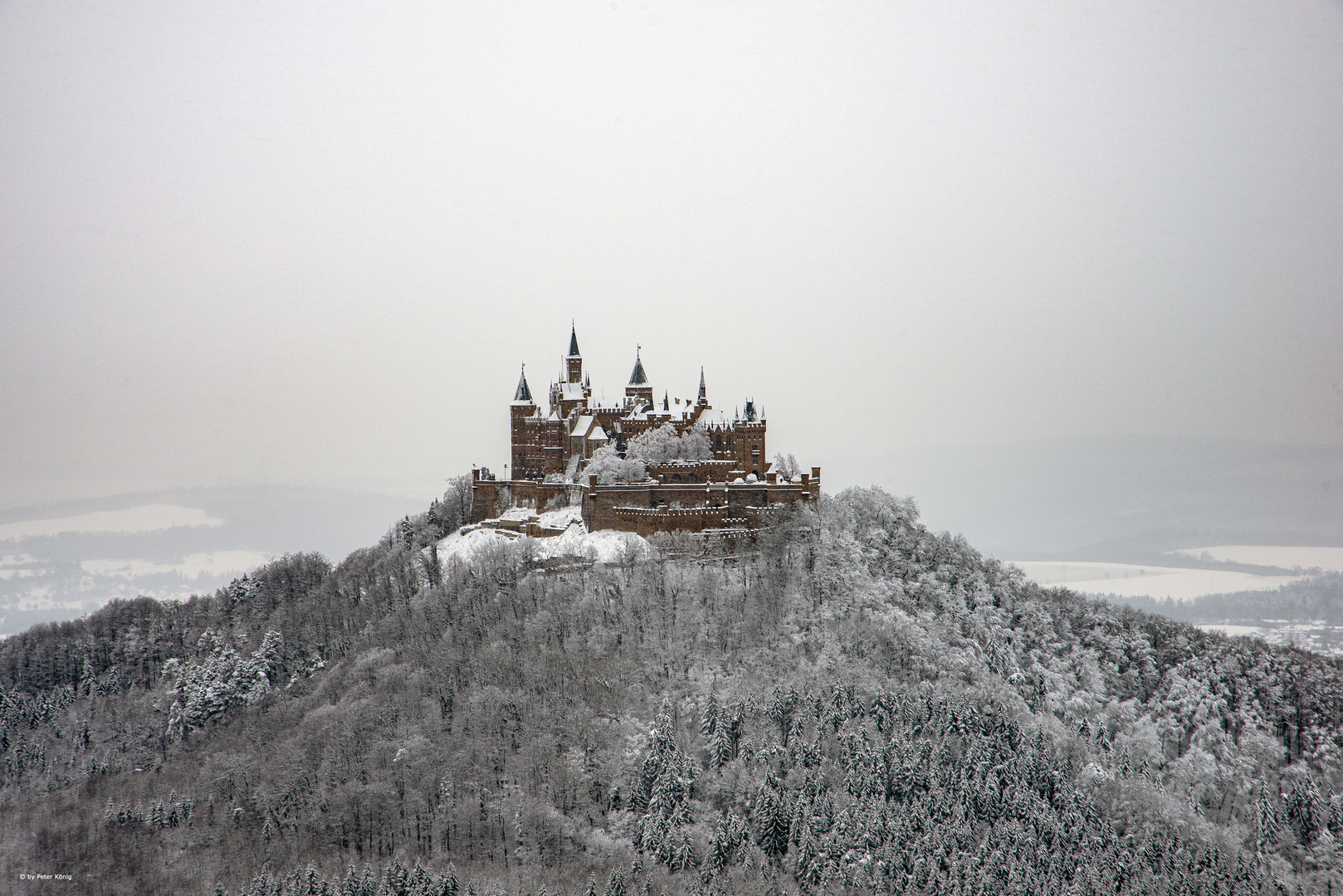 Erster Schnee an der Burg Hohenzollern