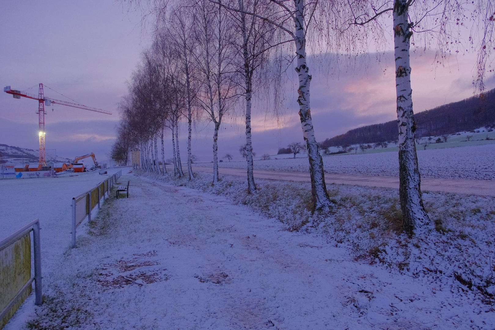 erster Schnee an der Großbaustelle in Helmershausen