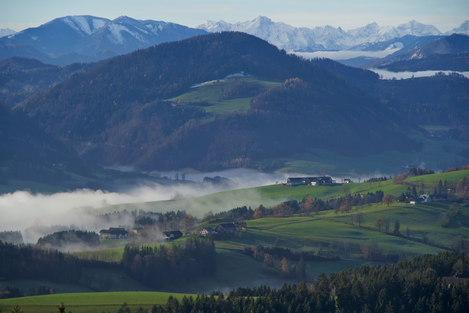 Erster Schnee im Gebirge