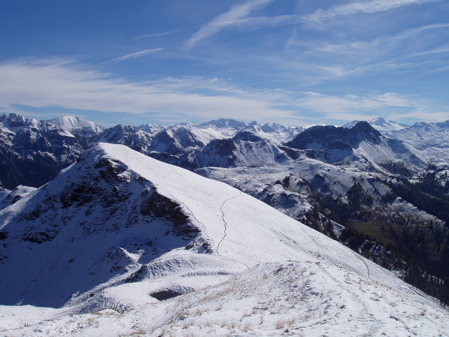 Erster Schnee in den Bergen