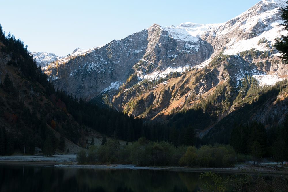 Erster Schnee über dem Vilsalpsee