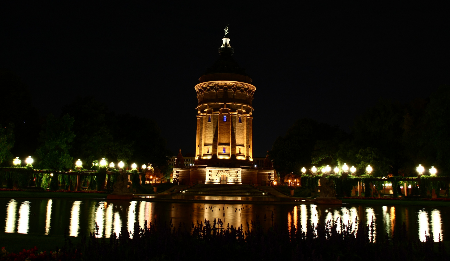 Erster Versuch Nachtaufnahme - Wasserturm Mannheim