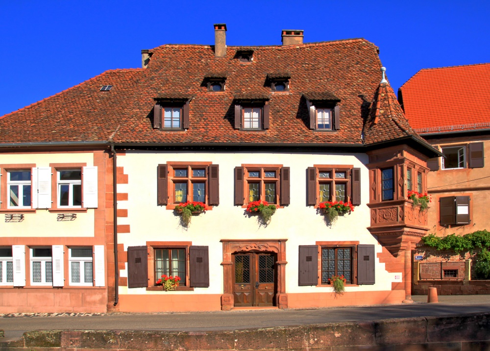 Erstes Haus